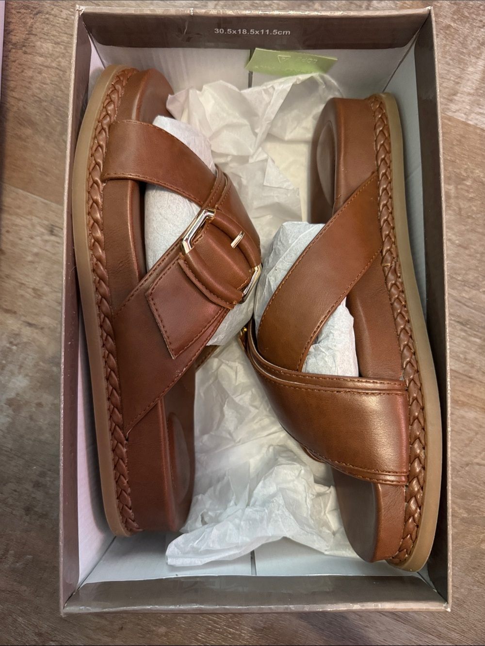 Giani Bernini Leather Criss-cross sandals, memory foam footbed, size 11M